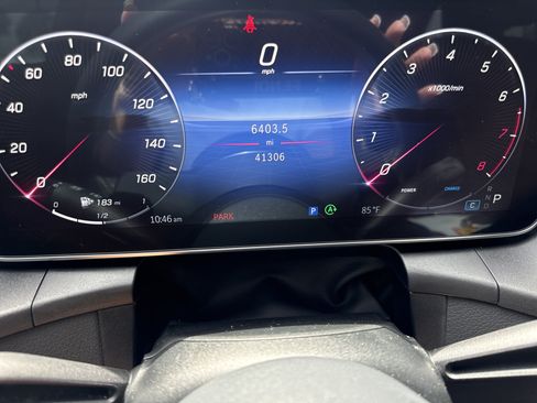 Used 2024 Mercedes-Benz GLC 300 4MATIC image 8