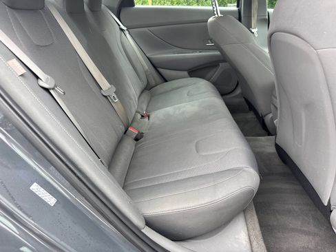 Used 2024 Hyundai Elantra SE FWD image 15