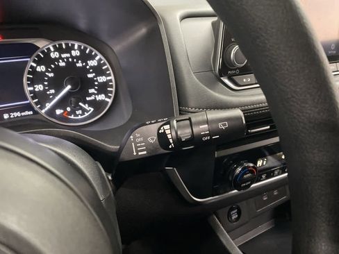 Used 2024 Nissan Rogue SV image 22