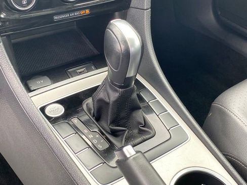 Used 2022 Volkswagen Passat 2.0T image 11