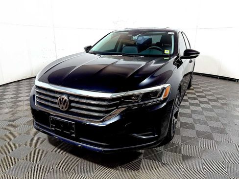 Used 2022 Volkswagen Passat 2.0T SE FWD image 3