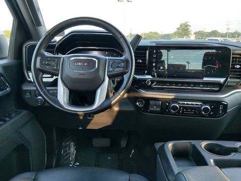 Used 2025 GMC Sierra 1500 SLT AWD/4WD image 10