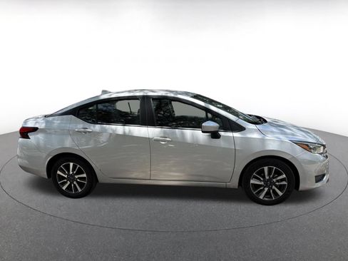 Used 2025 Nissan Versa SV FWD image 8