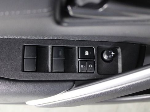 Used 2024 Toyota Corolla Cross SE w/ Moonroof Package image 20