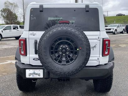 New 2026 Ford Bronco Outer Banks w/ Sasquatch Package