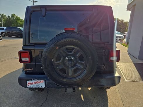 Used 2021 Jeep Wrangler Unlimited Sport AWD/4WD image 8
