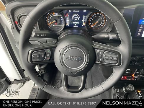 Used 2025 Jeep Gladiator Rubicon AWD/4WD image 20
