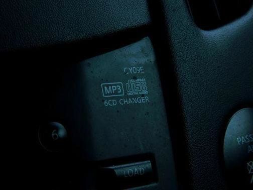 Used 2010 Nissan 370Z Touring RWD image 15