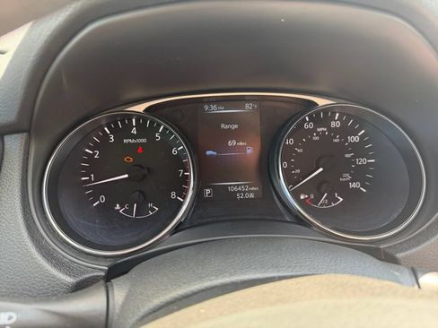 Used 2015 Nissan Rogue SV AWD/4WD image 14