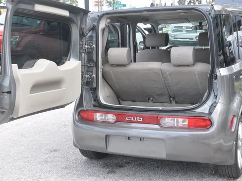 Used 2010 Nissan Cube 1.8 SL w/ Interior Designer Pkg FWD image 12