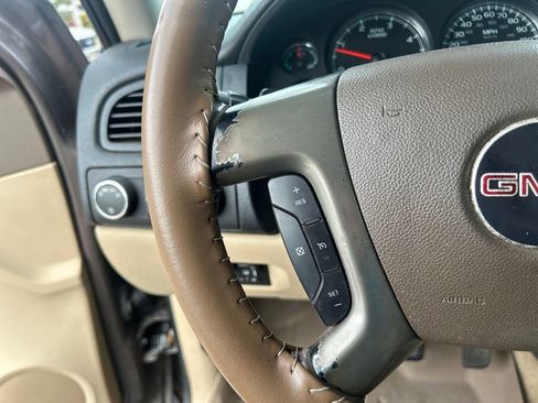 Used 2008 GMC Sierra 2500 SLT w/ Z71 Off-Road Package image 18