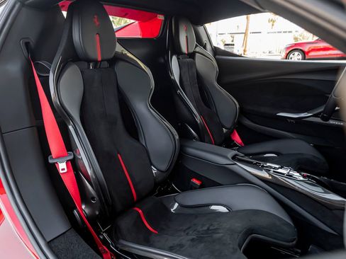 Used 2024 Ferrari 296 GTS RWD image 31