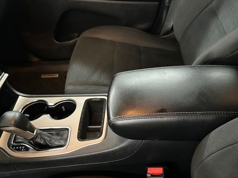 Used 2017 Jeep Grand Cherokee Laredo w/ Quick Order Package 23E AWD/4WD image 17