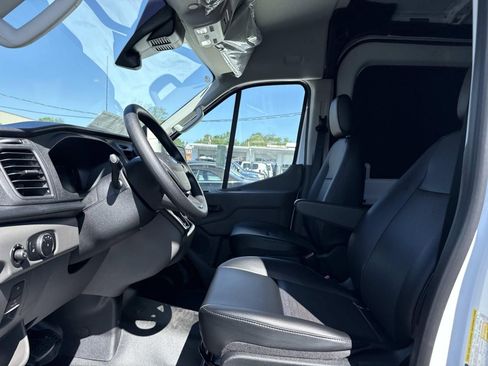 New 2026 Ford Transit 150 148 Medium Roof w/ Load Area Protection Package RWD image 10