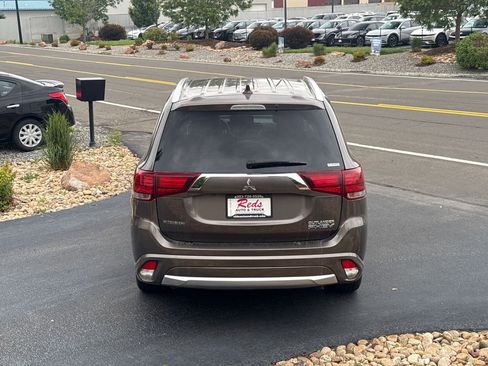 Used 2018 Mitsubishi Outlander GT AWD/4WD image 5