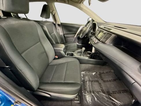 Certified 2017 Toyota RAV4 LE w/ Carpet Mat Package FWD image 27