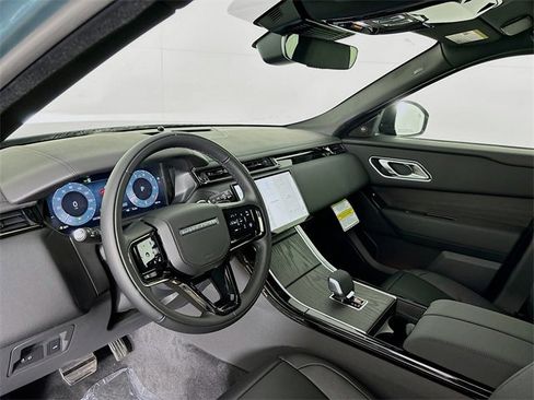 New 2026 Land Rover Range Rover Velar Dynamic SE image 9