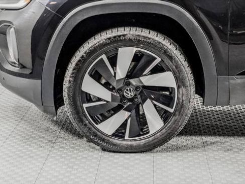 Used 2024 Volkswagen Atlas Cross Sport SE FWD image 34