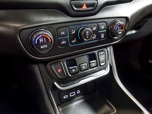 Certified 2020 GMC Terrain Denali w/ Denali Premium Package AWD/4WD image 26