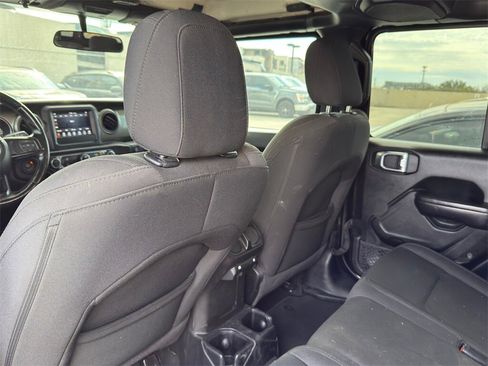 Used 2021 Jeep Gladiator Sport image 26