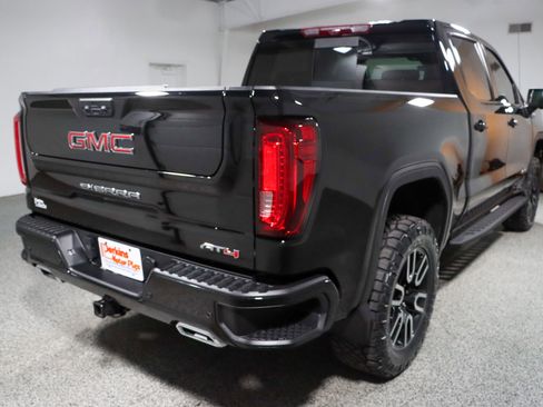 Used 2024 GMC Sierra 1500 AT4 w/ Technology Package AWD/4WD image 8