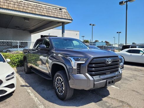 Used 2022 Toyota Tundra SR5 w/ SR5 Premium Package AWD/4WD image 3