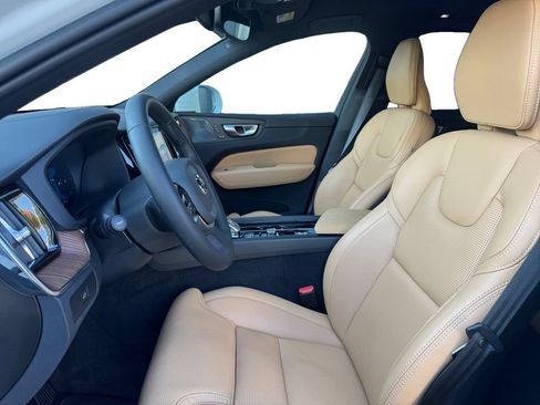 Certified 2023 Volvo XC60 B5 Ultimate AWD/4WD image 12