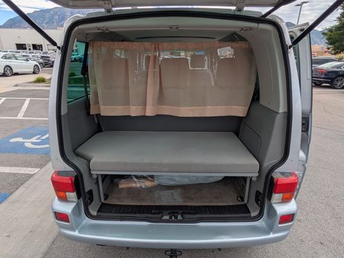 Used 2003 Volkswagen Eurovan MV FWD image 25