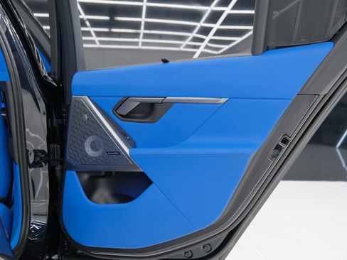 Used 2025 BMW M5 image 45