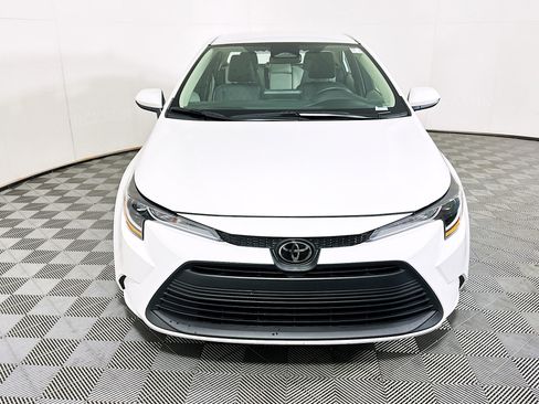 Used 2024 Toyota Corolla LE FWD image 8
