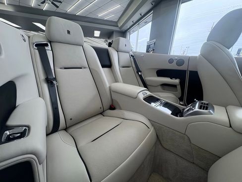 Used 2016 Rolls-Royce Dawn image 20