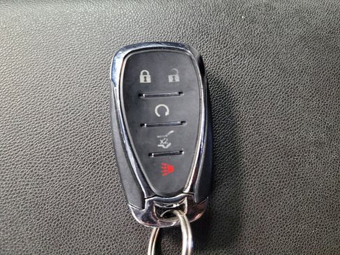 Used 2020 Chevrolet Equinox LT FWD image 32