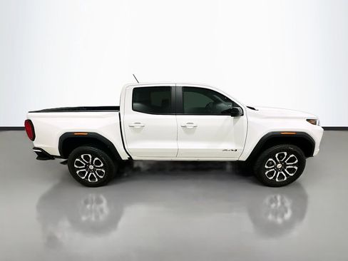 Used 2023 GMC Canyon AT4 w/ AT4 Premium Package AWD/4WD image 8