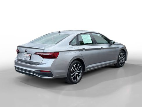 Used 2024 Volkswagen Jetta Sport FWD image 5