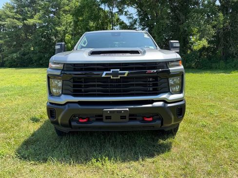 Used 2025 Chevrolet Silverado 2500 W/T w/ WT Convenience Package AWD/4WD image 2