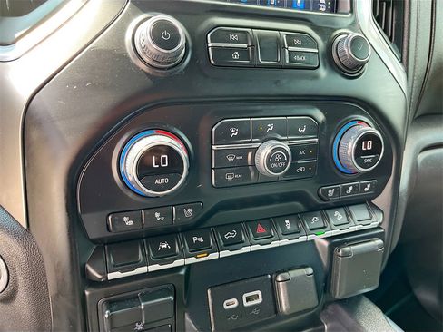 Used 2022 Chevrolet Silverado 1500 LTZ w/ LTZ Premium Texas Edition image 15