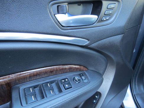 Used 2018 Acura MDX FWD image 25