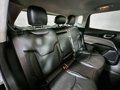 Used 2022 Jeep Compass Limited w/ Elite Group AWD/4WD image 25