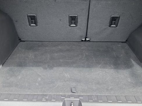 Used 2024 GMC Terrain SLE image 17