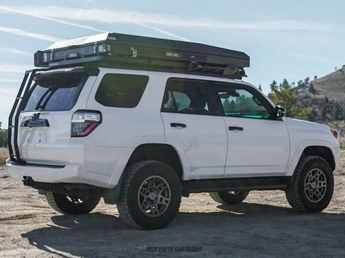 Used 2020 Toyota 4Runner Venture w/ Moonroof Package image 8