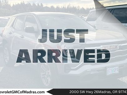 Used 2025 GMC Terrain Elevation