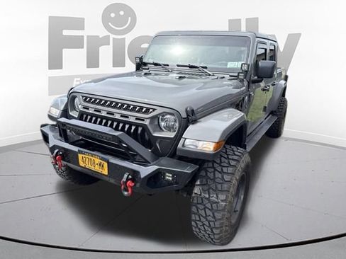 Used 2022 Jeep Gladiator Overland w/ Cold Weather Group AWD/4WD image 13