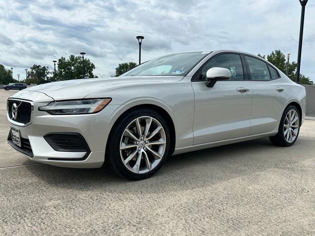 Used 2020 Volvo S60 T5 Momentum FWD image 3