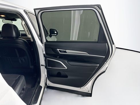 Used 2022 Kia Telluride LX AWD/4WD image 32