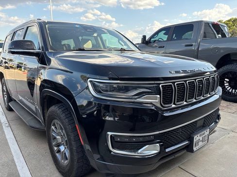 Used 2022 Jeep Wagoneer Series I w/ Convenience Group I AWD/4WD image 12