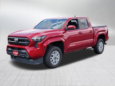 Certified 2025 Toyota Tacoma SR5 AWD/4WD image 3