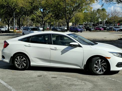 Used 2018 Honda Civic EX image 10
