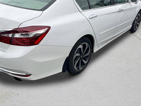 Used 2016 Honda Accord EX-L image 35