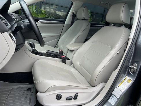 Used 2017 Volkswagen Passat 1.8T SE w/ SE Lighting Package image 14