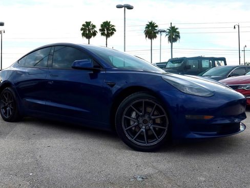 Used 2022 Tesla Model 3 Long Range AWD/4WD image 1